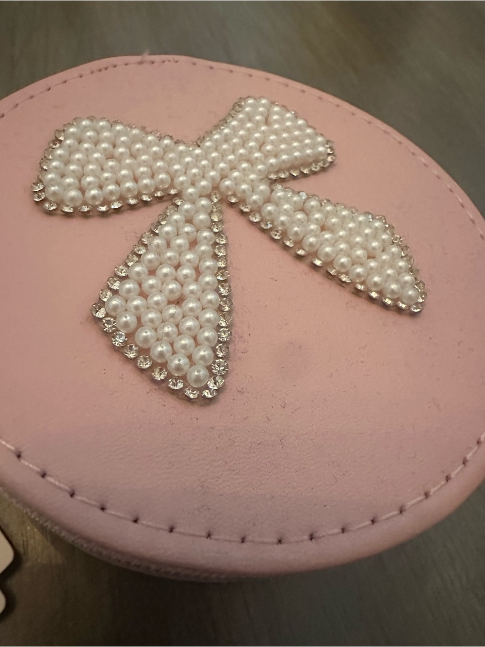 Pearl and bejeweled bow jewelry travel case NWT